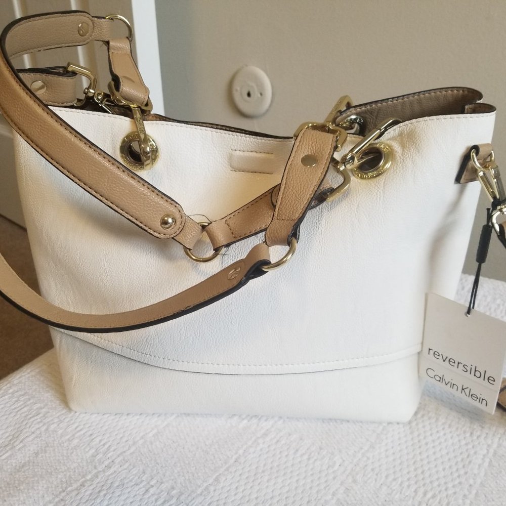 CALVIN KLEIN REVERSIBLE NUDE/WHITE HANDBAG NWT